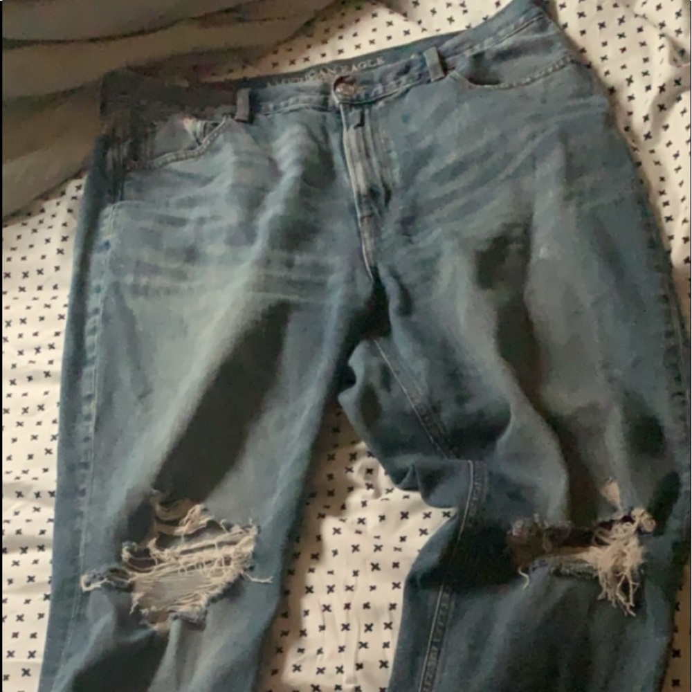 Size 14 American Eagle high waisted Mom Jean